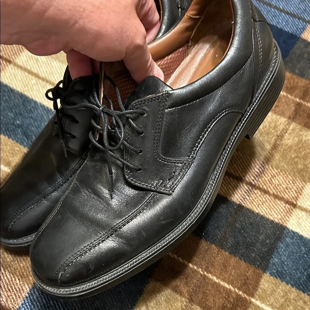 Johnston & Murphy Black Leather Lace-Up Oxfords
